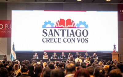 Más de 400 personas recibieron sus certificados como primeros egresados del programa Santiago Crece con Vos